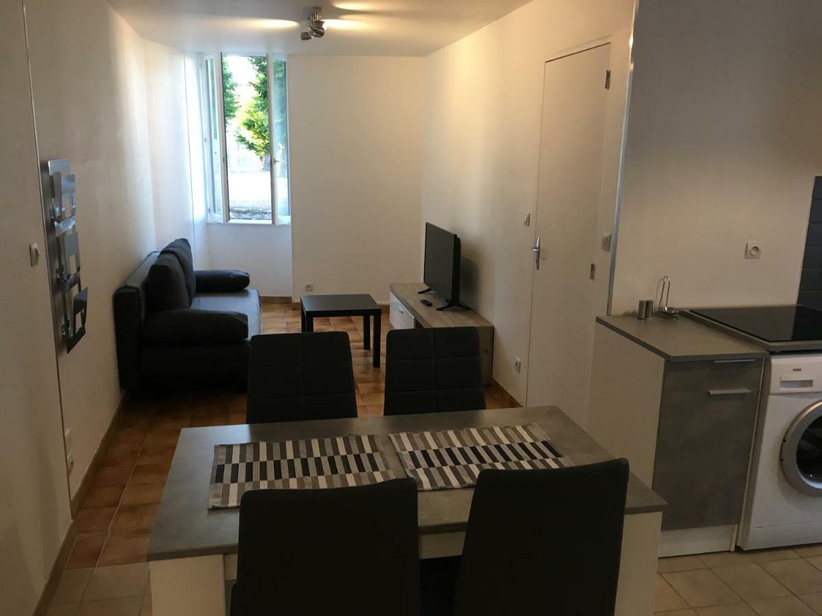 Charmant T2 Rdc Dans Residence Avec Parc Arbore Saint-Pierre-le-Moutier ภายนอก รูปภาพ