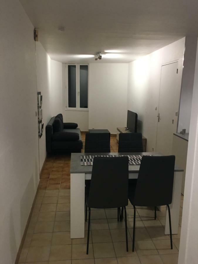Charmant T2 Rdc Dans Residence Avec Parc Arbore Saint-Pierre-le-Moutier ภายนอก รูปภาพ